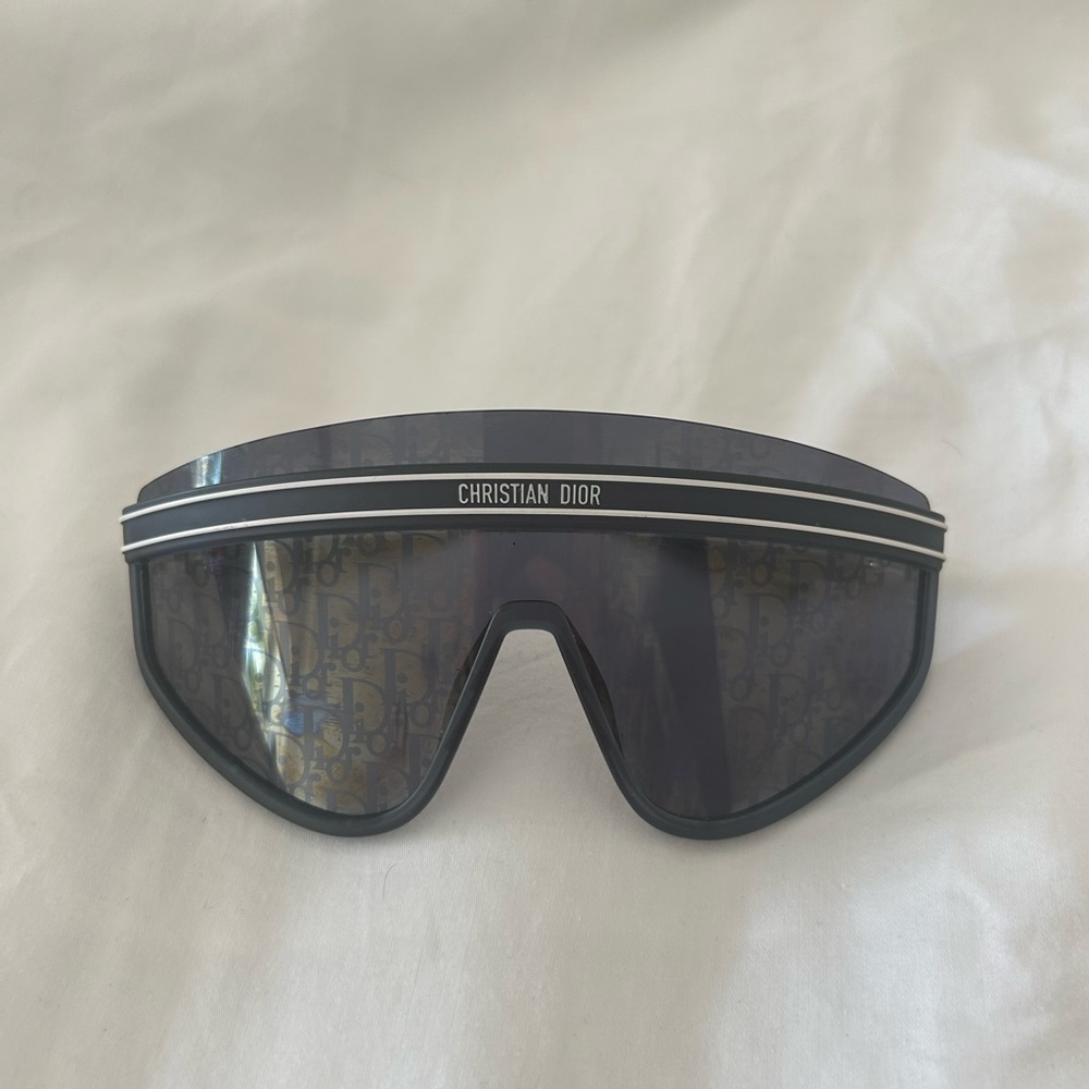 Dior Club M2U sunglasses